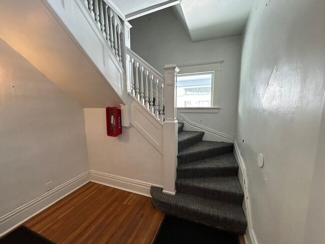 Building Photo - 922 E Ermina Ave