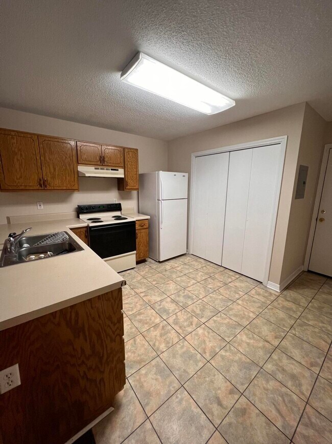 Building Photo - 120 Patton St