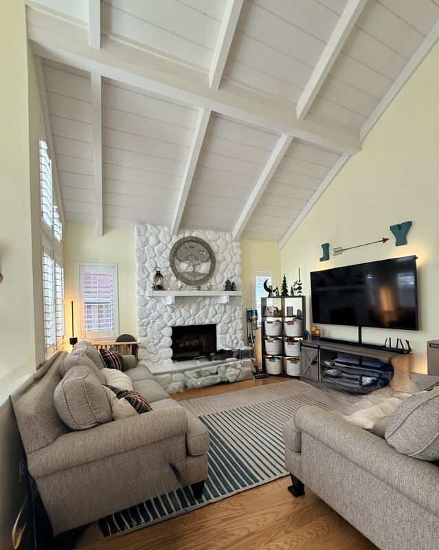 Building Photo - 2165 Canyon Dr
