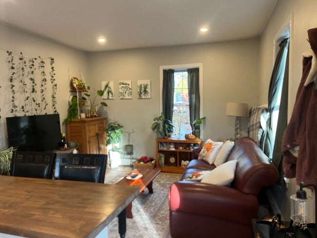 Foto del edificio - 130 Mount Vernon St