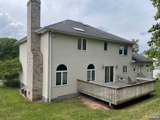 Building Photo - 78 Lilac Ln