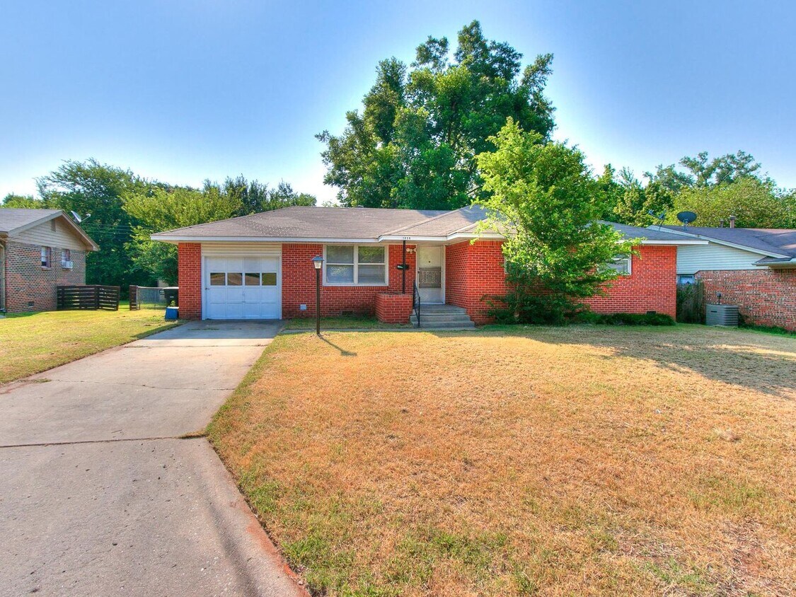 Primary Photo - 3 Bedroom Home in Quiet Neighborhood
