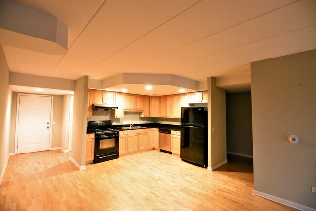 Building Photo - 2272 S Archer Ave