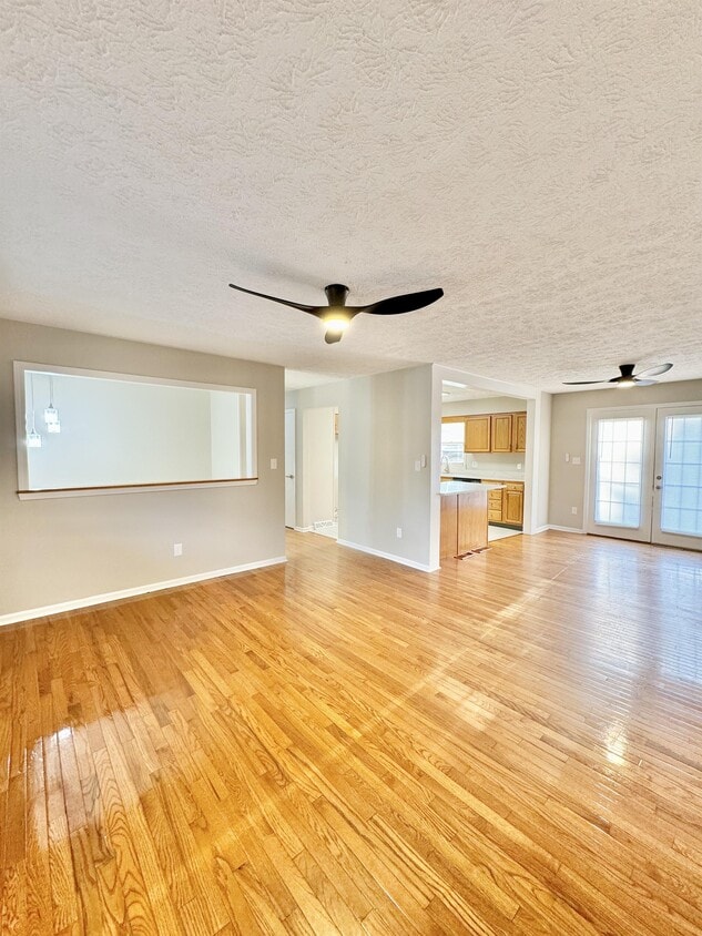 Building Photo - 609 Martin Dr