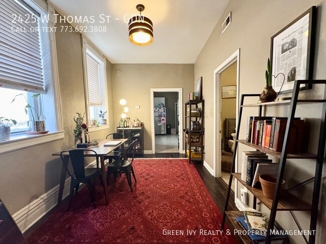 Foto del edificio - 2425 W Thomas St