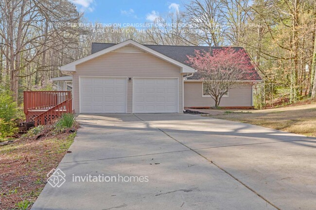 Building Photo - 2221 Perrin Dr