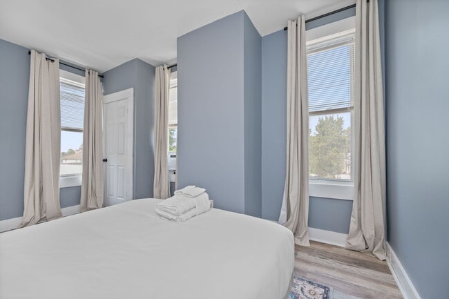 Foto del edificio - 2413 Kenton St