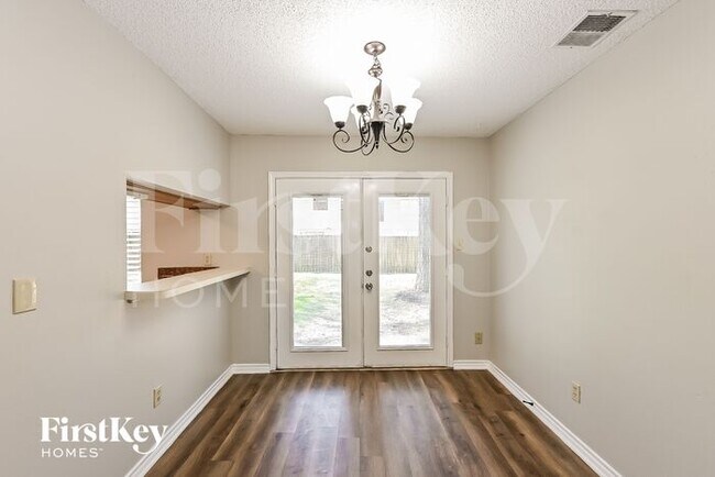 Foto del edificio - 70 Timberspire Ln