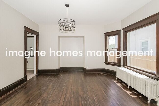 Building Photo - 1410 N Logan Ave