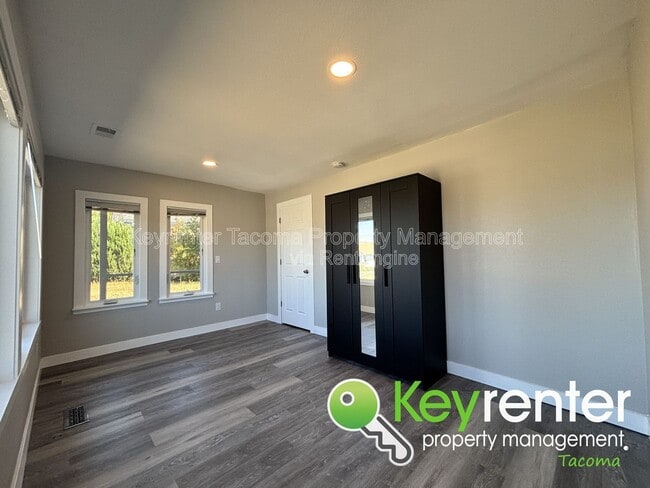 Building Photo - 1520 S 56th St