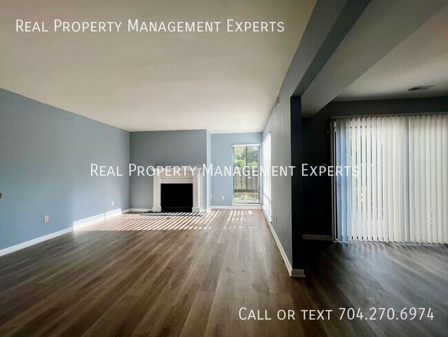 Foto del edificio - 7844 Hummingbird Ln