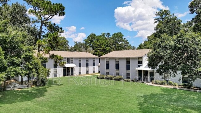 Building Photo - 10825 Key Haven Blvd