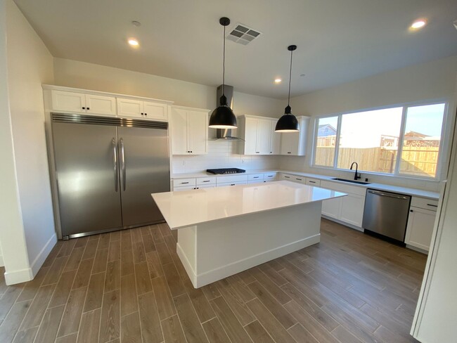 Foto del edificio - Newly Built NW Visalia home coming soon!