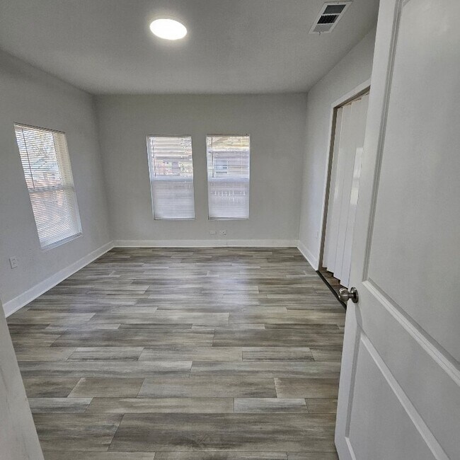 Foto del edificio - 1509 W Collin St