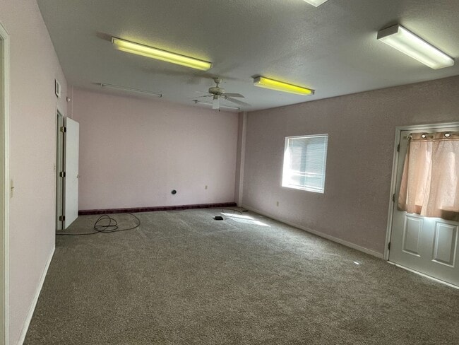 Building Photo - 1 bedroom 1 bath  in Canon City