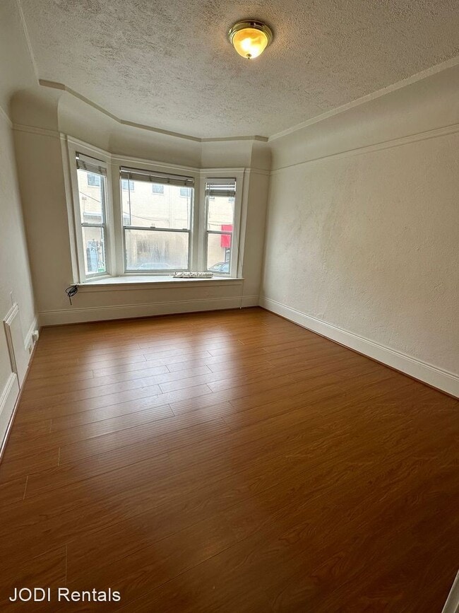 Building Photo - 1 br, 1 bath House - 383A 21st Ave