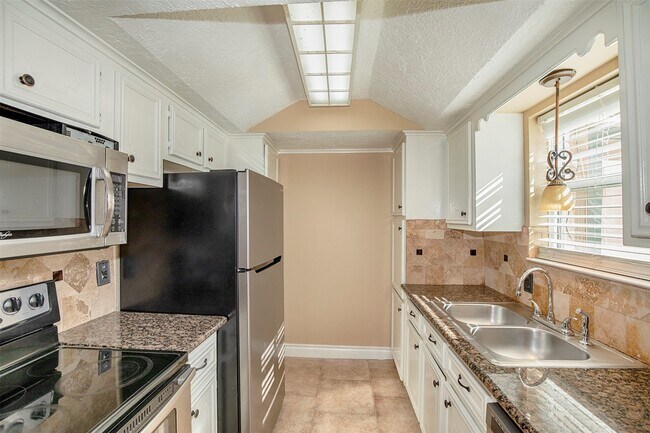 Foto del edificio - 431 Sunset Dr