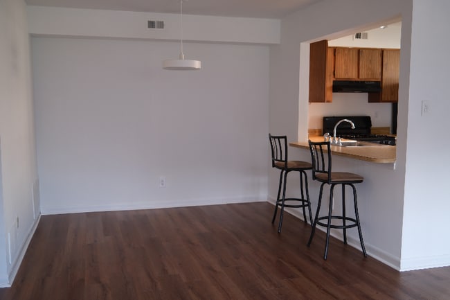 Photo - 153A Bradford Ct Apartment