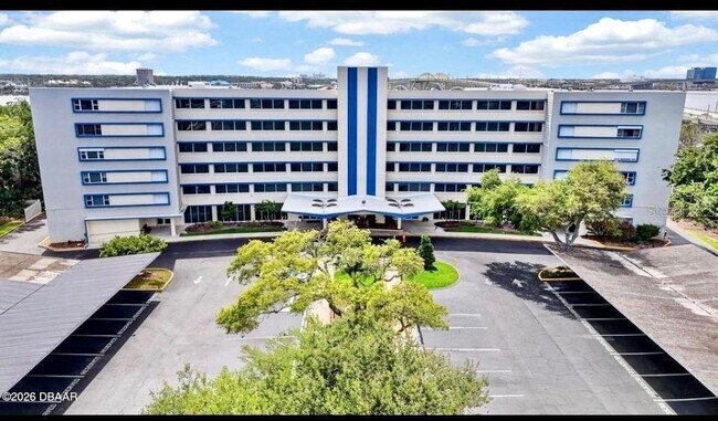 Foto del edificio - 1224 S Peninsula Dr