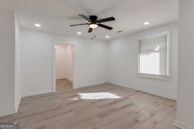 Foto del edificio - 235 Dodd Ave SW