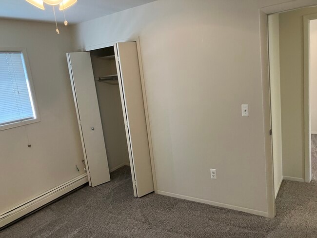 dormitorio L - 310 Washington St.