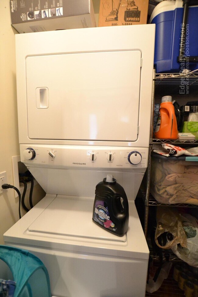 Building Photo - 29 Henshaw St