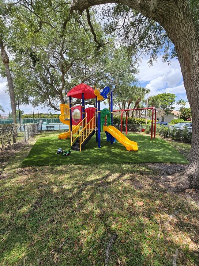 Building Photo - 8666 SW 114th Pl