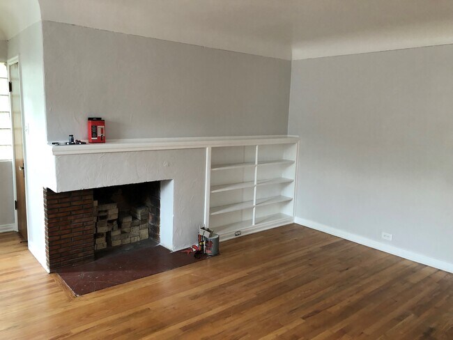 Building Photo - 750 Eudora St