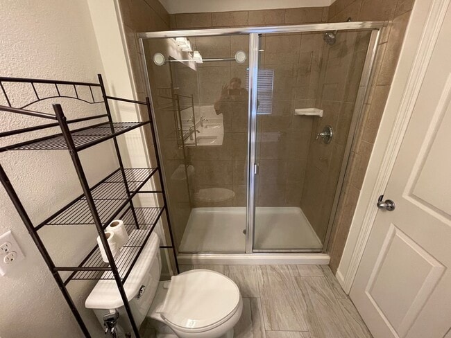 Building Photo - 3 Bed/2.5 Bath, 2 Story Townhome in Legacy Park