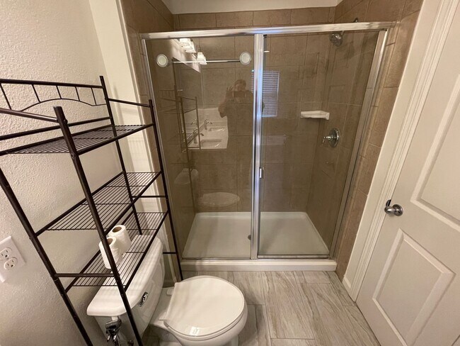 Foto del edificio - 3 Bed/2.5 Bath, 2 Story Townhome in Legacy Park