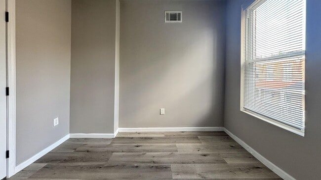 Building Photo - Modern 3-Bed, 1.5-Bath Rental with In-Unit Laundry
