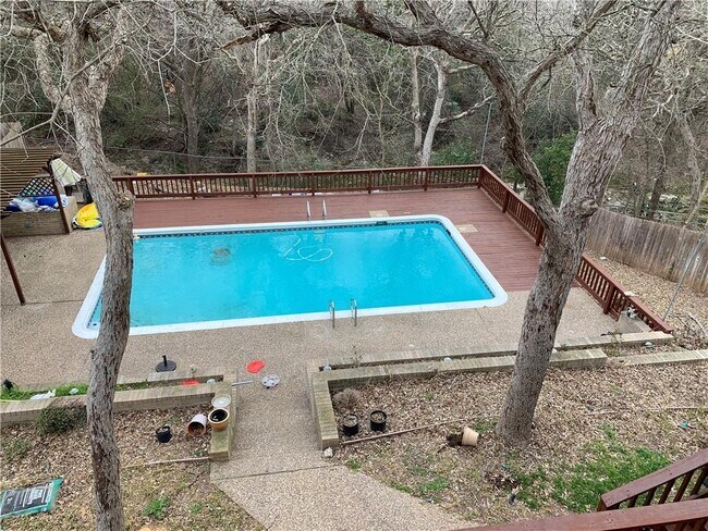Building Photo - 4315 High Bluff Cir