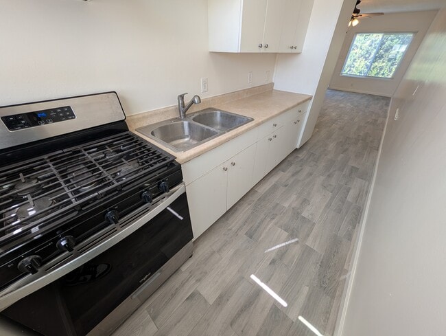 Building Photo - 11752 Coldbrook Ave