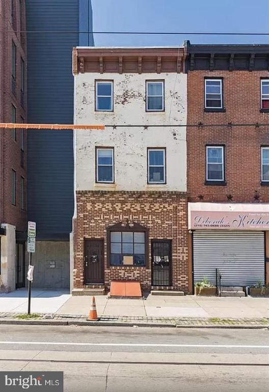 Building Photo - 2606 W Girard Ave