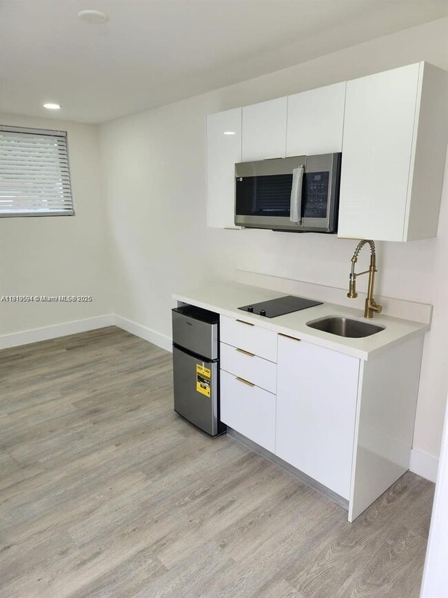 Foto del edificio - 2870 SW 26th St