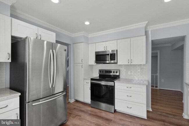 Building Photo - 9130 Bobwhite Cir