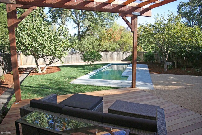 Foto del edificio - 3 br, 2 bath House - 1854 Lake Street