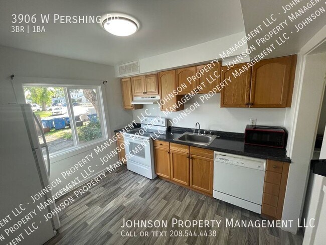 Foto del edificio - 3906 Pershing Dr