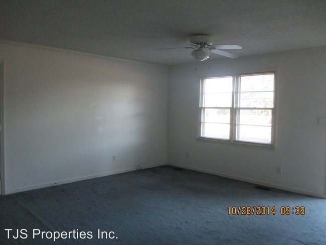 Building Photo - 3 br, 1 bath House - 685 Spring Garden Road