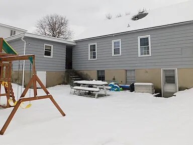 Foto del edificio - 352 Wainwright Ave