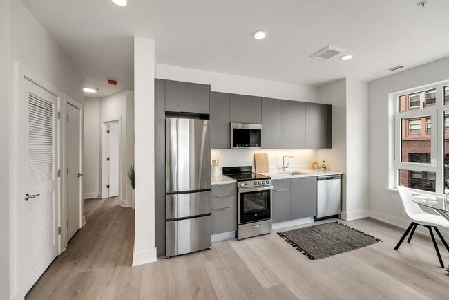 Foto del edificio - 3831 Georgia Ave NW