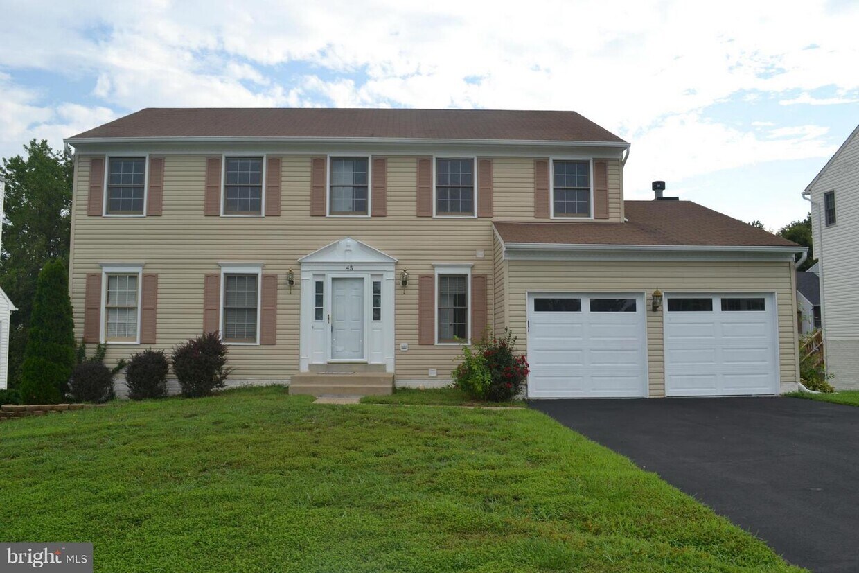 Primary Photo - 45 Summerwood Dr