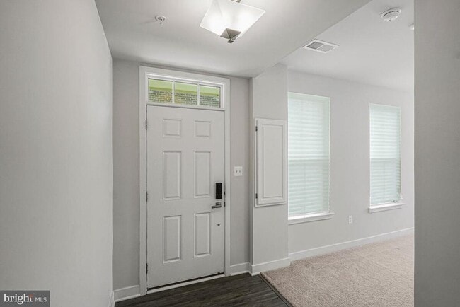 Building Photo - 3760 Charterhouse Alley