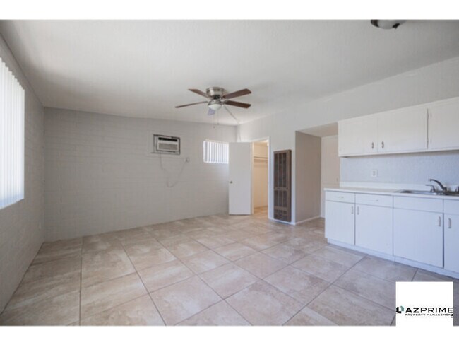 Foto del edificio - Step Into a Peaceful Tempe Hideaway Just Minutes from ASU, Where Comfort Meets Charm.
