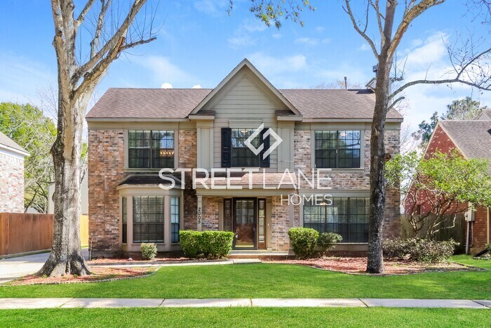 Foto principal - 4 Bedroom 2.5 Bath Home For rent