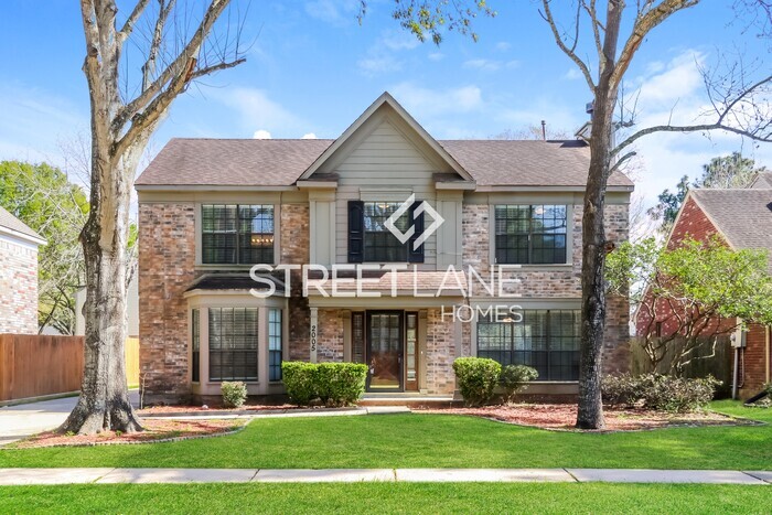 Primary Photo - 4 Bedroom 2.5 Bath Home For rent