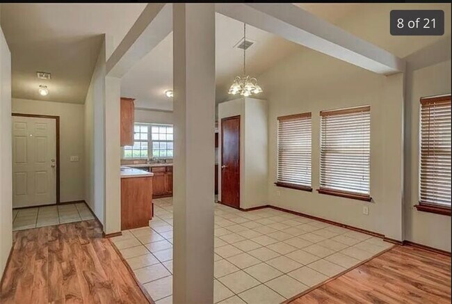 Foto del edificio - 2721 Frost Ln