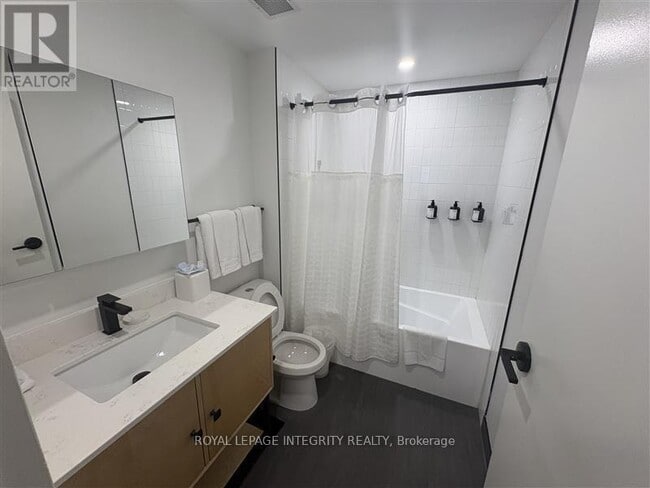 Photo du bâtiment - 161 Laurier Ave W