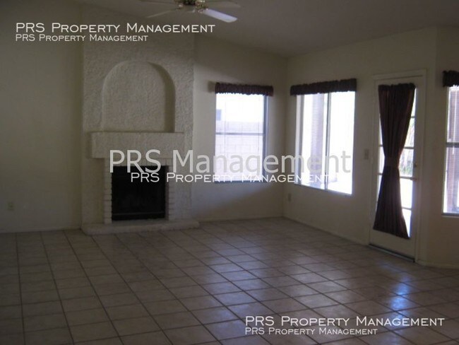 Foto del edificio - AVAILABLE NOW!!