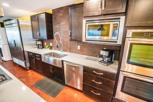 Foto del edificio - 2936 W Bayshore Ct